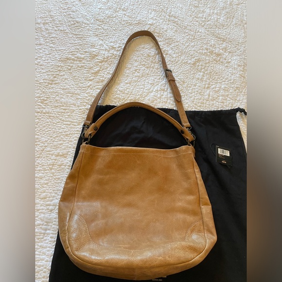 Frye Melissa Hobo and Zip Wallet in Beige in EUC - Picture 9 of 16
